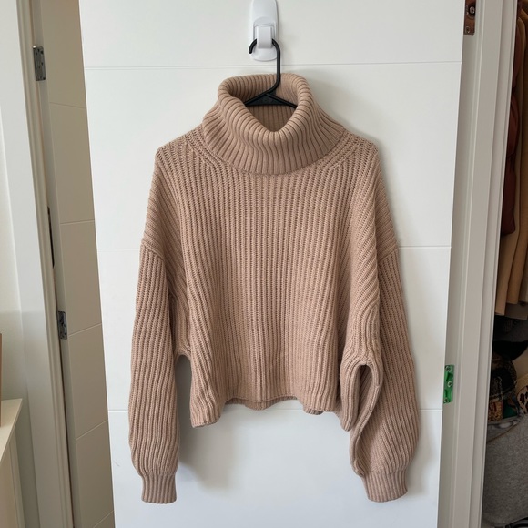 Aritzia Sweaters - Aritzia Babaton Guell Sweater - L